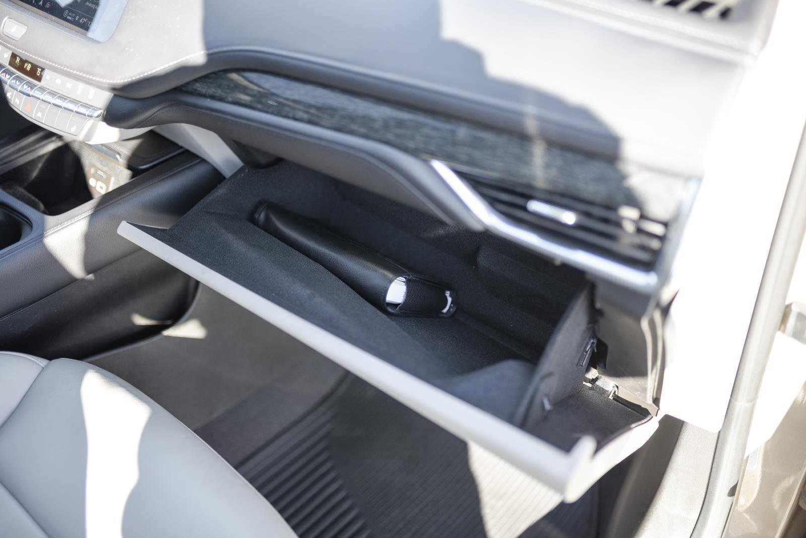 Used 2022 Cadillac XT4 Premium Luxury w/ Enhanced Visibility Package image 45