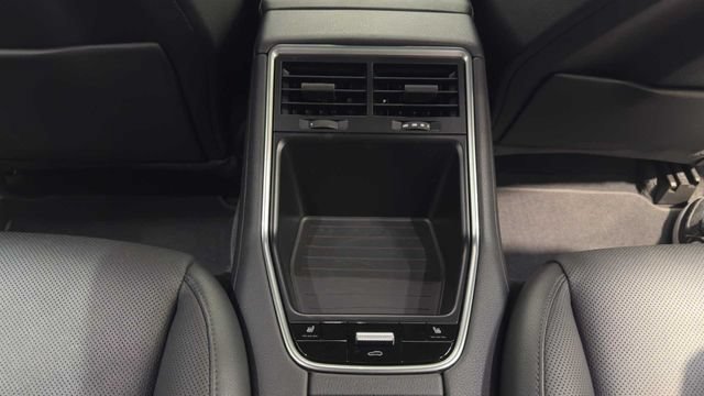 Used 2019 Porsche Panamera w/ Premium Package Plus RWD image 16