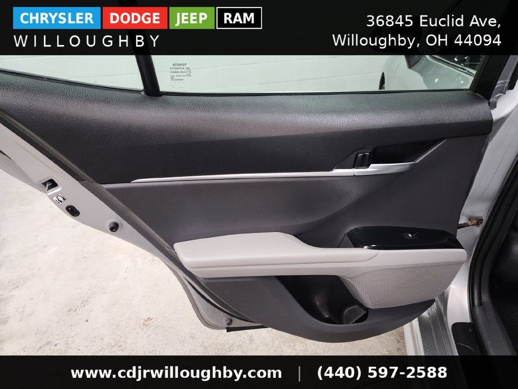 Used 2018 Toyota Camry SE w/ Audio Package FWD image 28