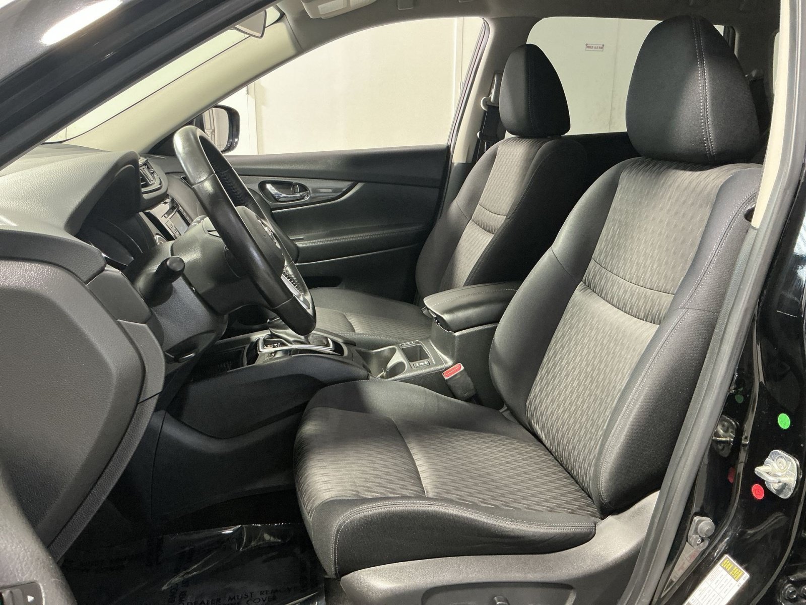 Used 2017 Nissan Rogue SV w/ SV Premium Package FWD image 14
