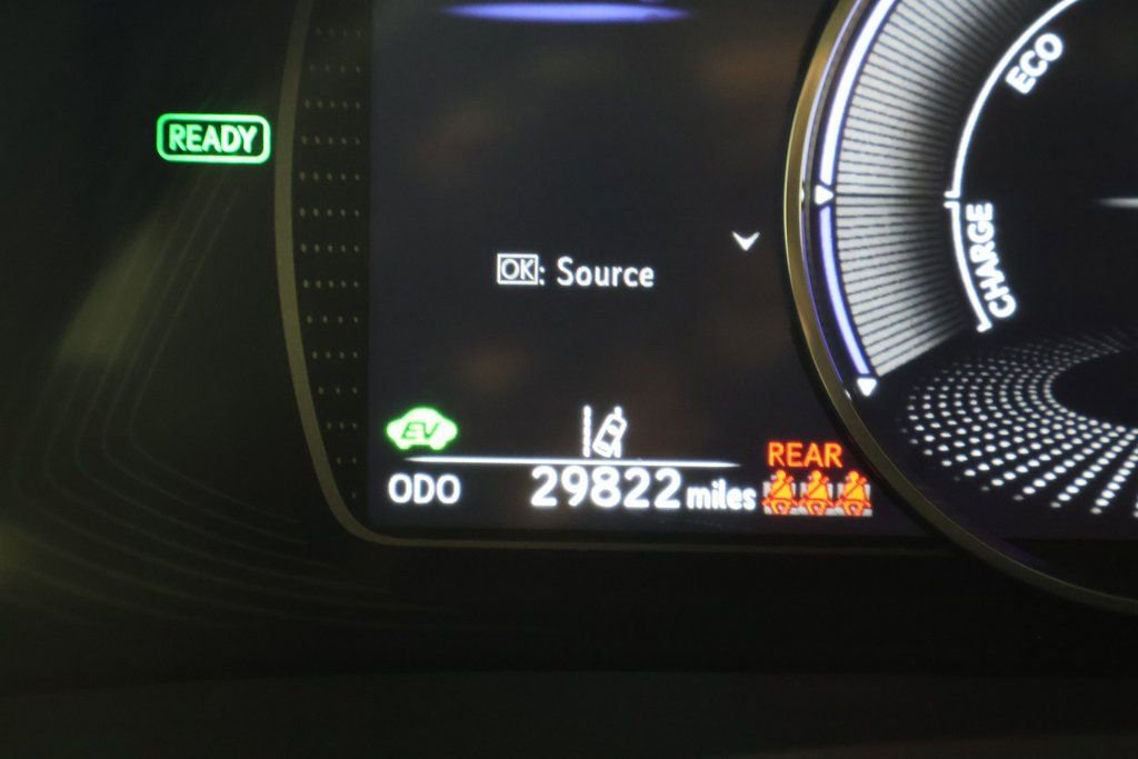 Used 2024 Lexus ES 300h w/ Premium Package image 17