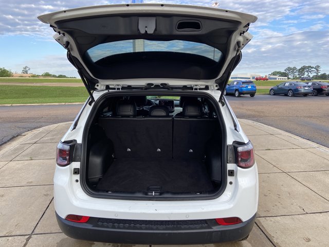 Used 2025 Jeep Compass Limited AWD/4WD image 26