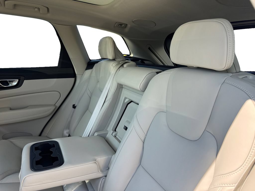New 2027 Volvo XC60 B5 Ultra AWD/4WD image 26
