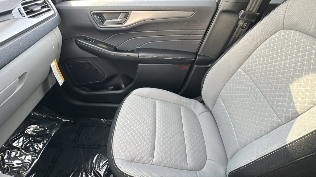 New 2026 Ford Escape Active w/ Tech Pack #1 AWD/4WD image 12