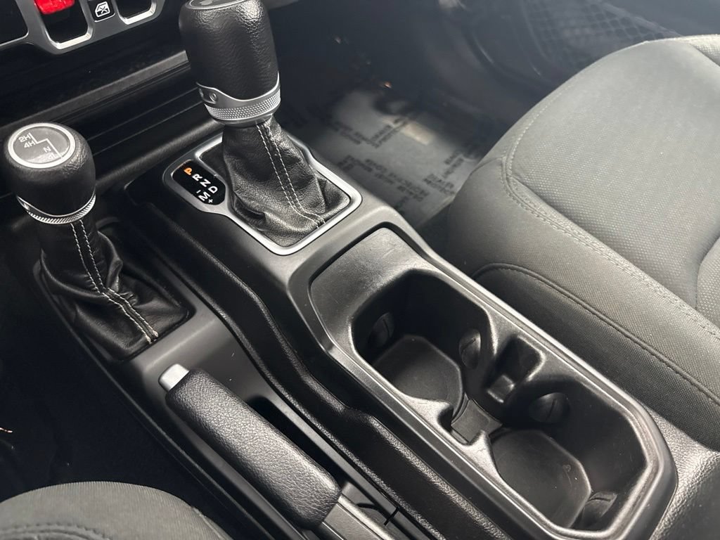 Used 2020 Jeep Wrangler Unlimited Sahara AWD/4WD image 23