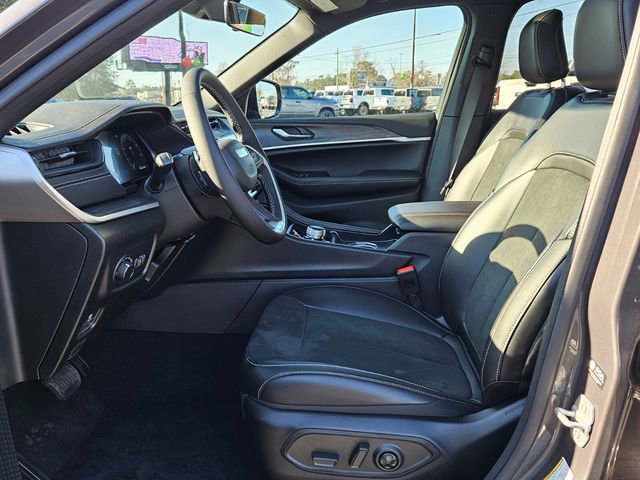 New 2026 Jeep Grand Cherokee Altitude image 3