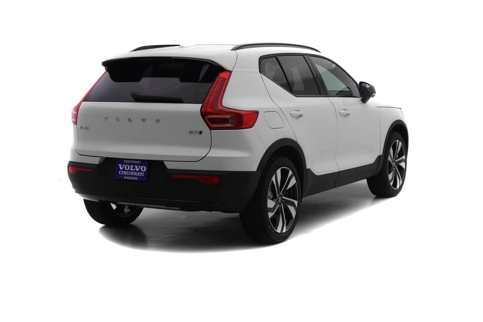 New 2025 Volvo XC40 B5 Ultra w/ Protection Package Premier AWD/4WD image 4