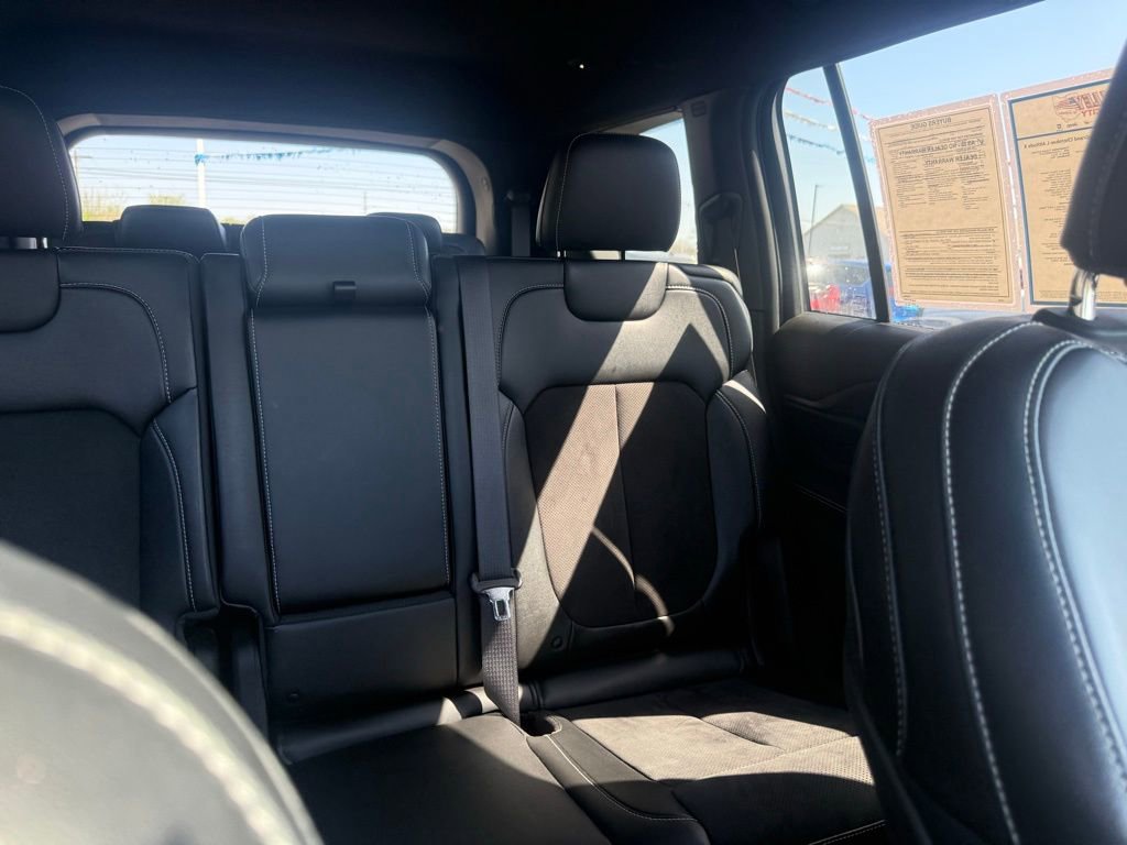Used 2024 Jeep Grand Cherokee L Altitude AWD/4WD image 61
