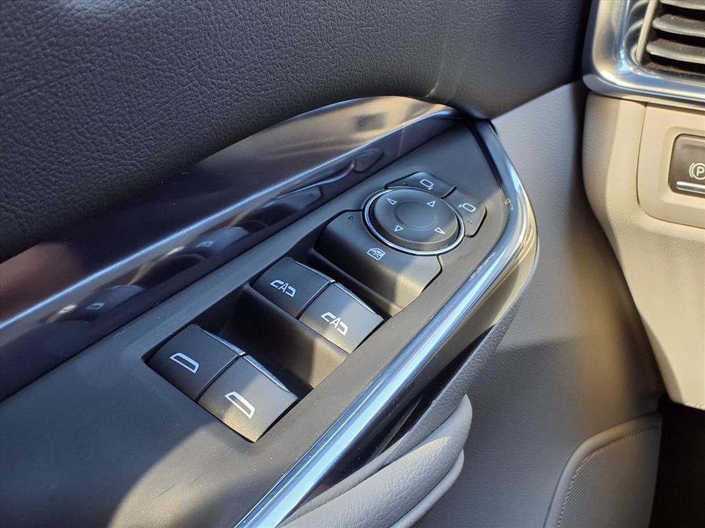 Certified 2023 Cadillac XT4 Luxury FWD image 31