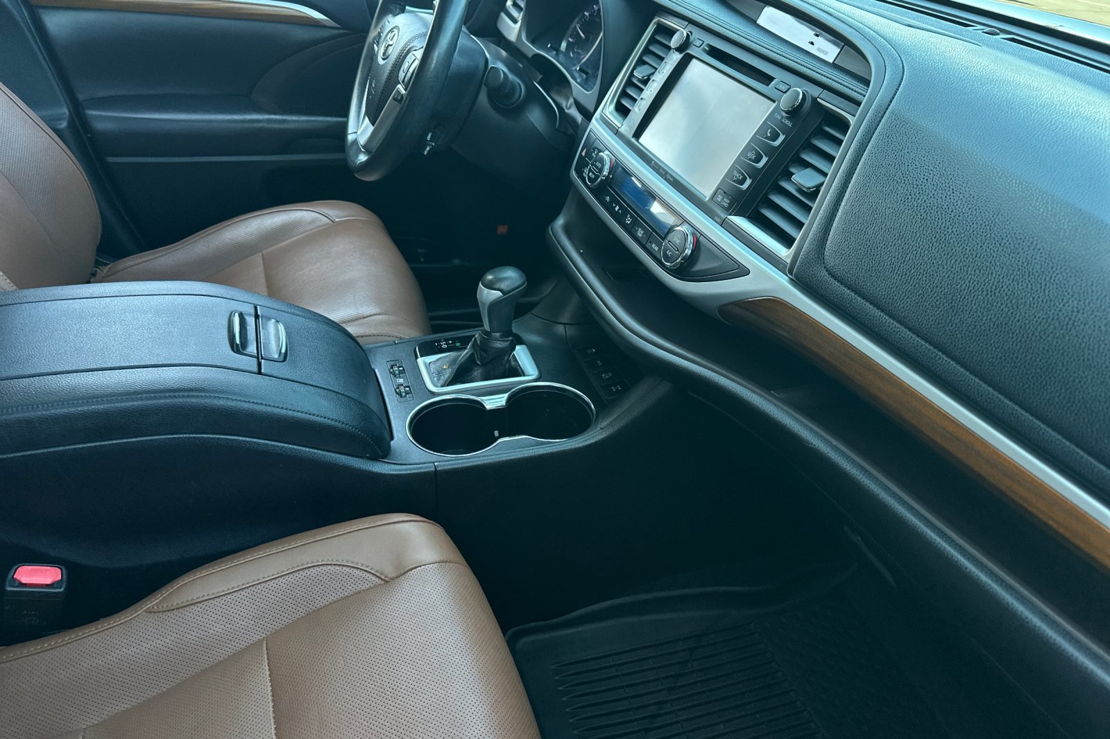 Certified 2019 Toyota Highlander Limited AWD/4WD image 16