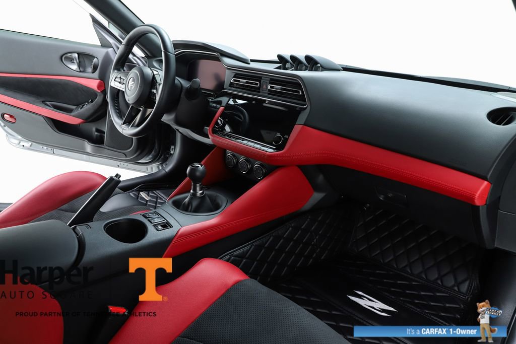 Used 2025 Nissan Z Performance w/ Floor Mat Package image 32