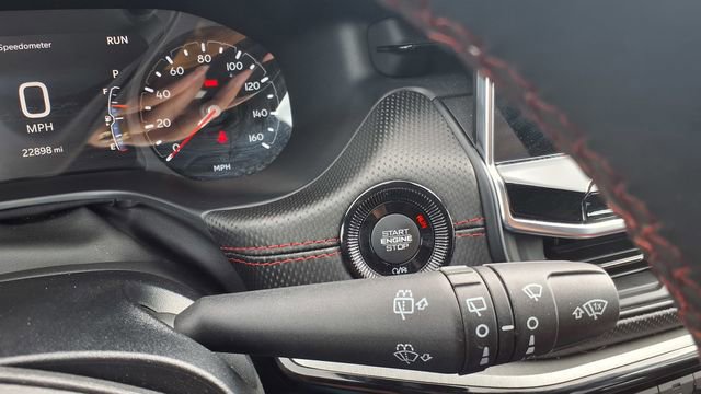 Used 2025 Jeep Compass Trailhawk image 27