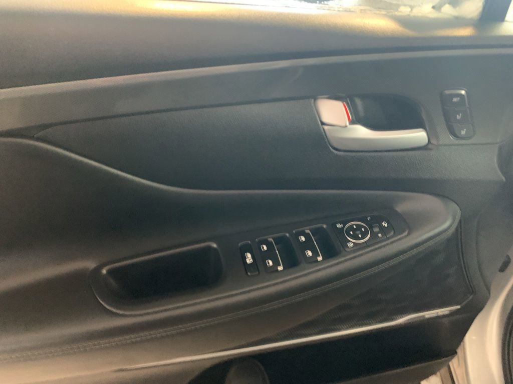 Used 2022 Hyundai Santa Fe Limited image 12