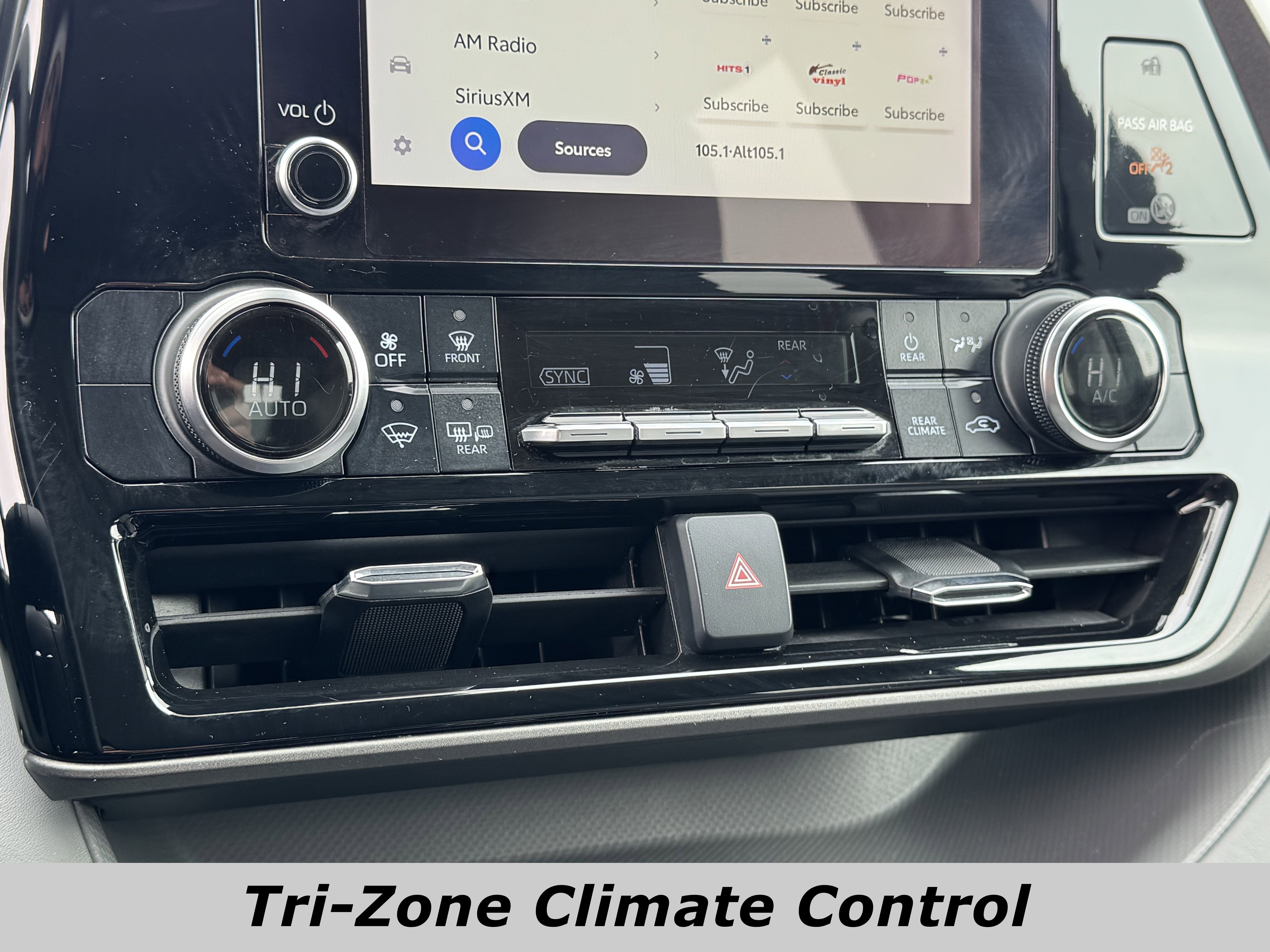 Used 2023 Toyota Highlander L image 8