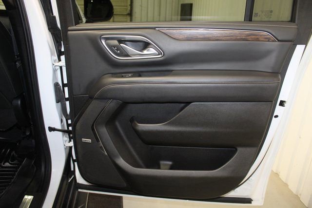 Used 2022 Chevrolet Suburban Premier image 16