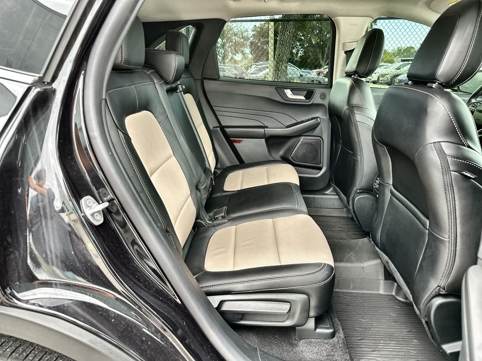 Used 2022 Ford Escape Titanium w/ Titanium Elite Package AWD/4WD image 18