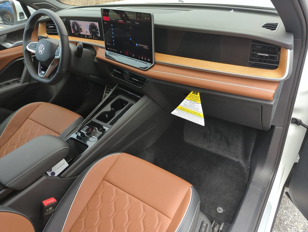 New 2026 Volkswagen Tiguan SEL R-Line AWD/4WD image 23