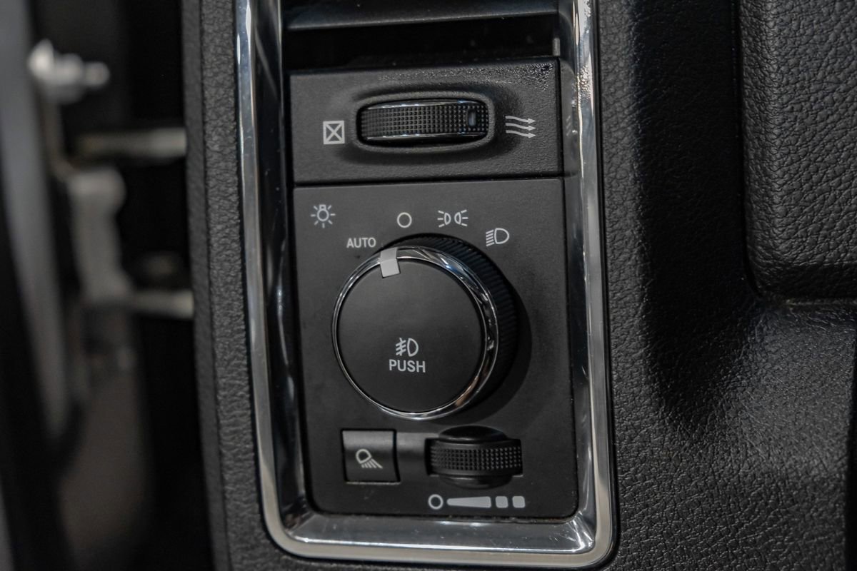 Used 2016 RAM 3500 Laramie image 29