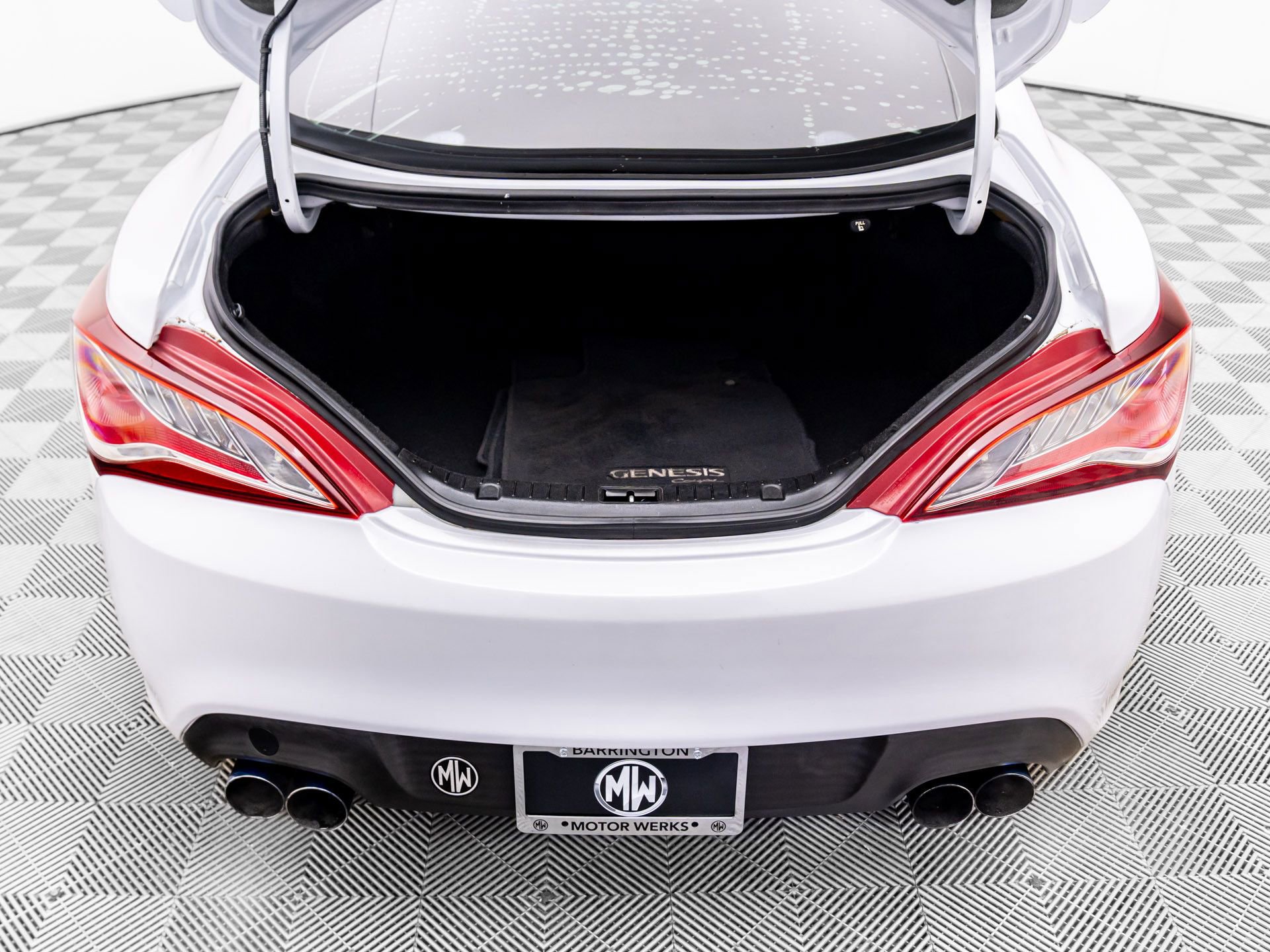 Used 2013 Hyundai Genesis 3.8 image 29