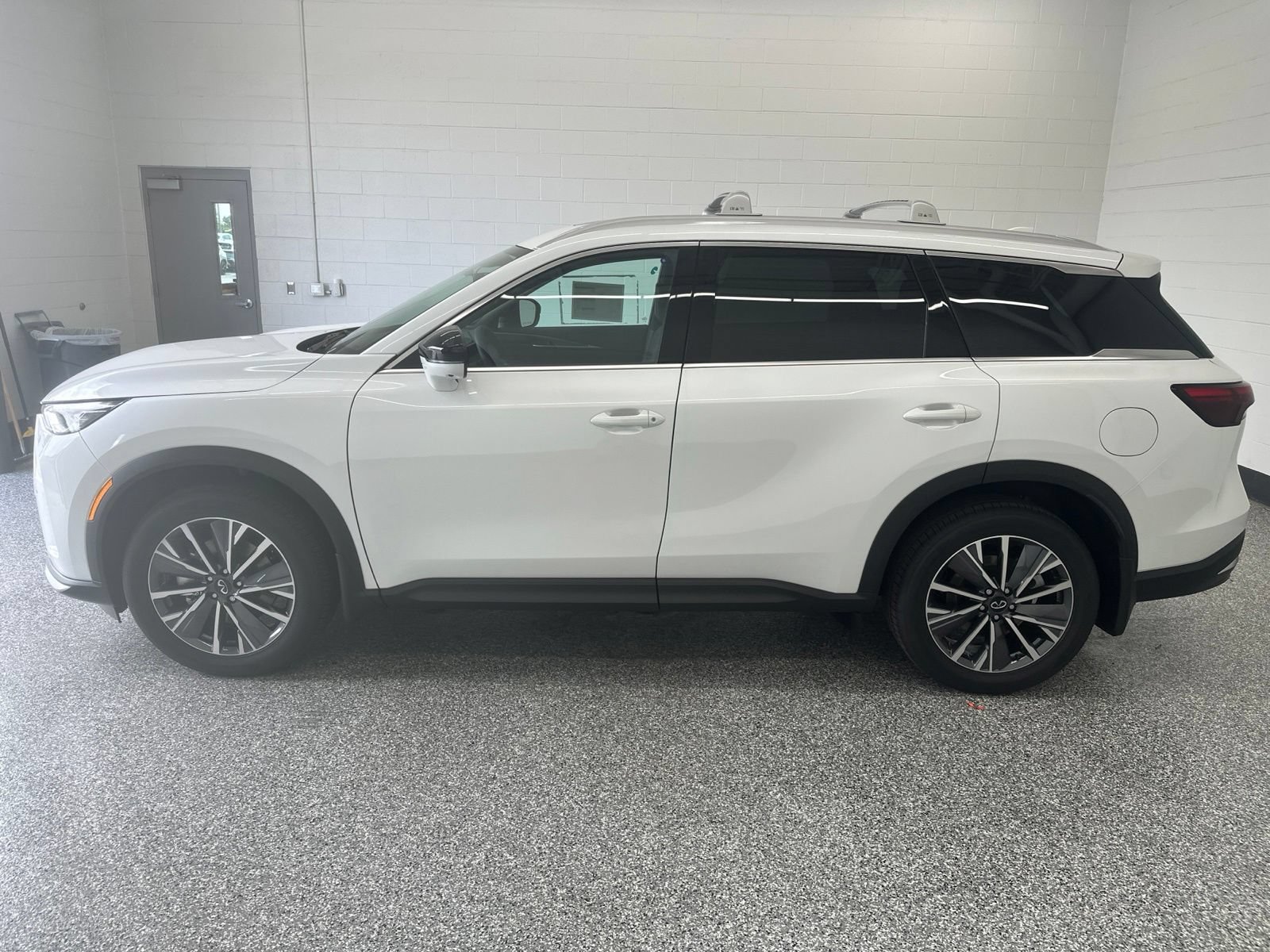 New 2027 INFINITI QX60 Luxe w/ Cargo Package AWD/4WD image 6