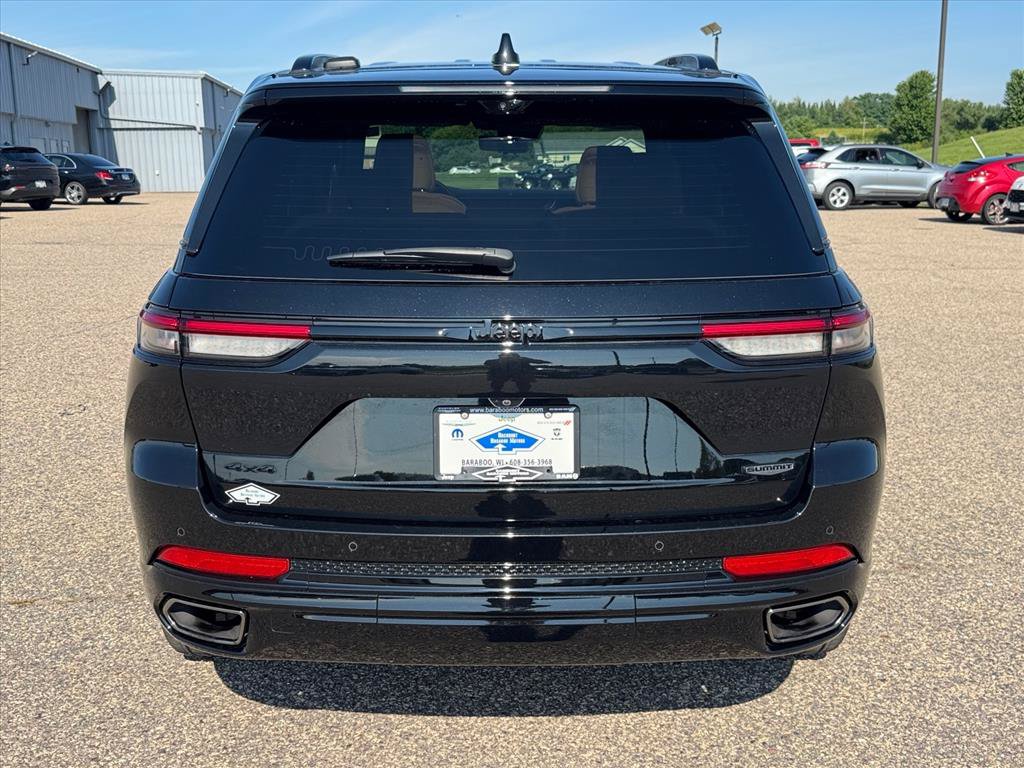 Used 2025 Jeep Grand Cherokee Summit AWD/4WD image 3