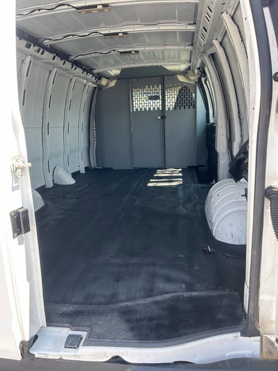 Used 2019 Chevrolet Express 2500 Extended w/ Driver Convenience Package image 5
