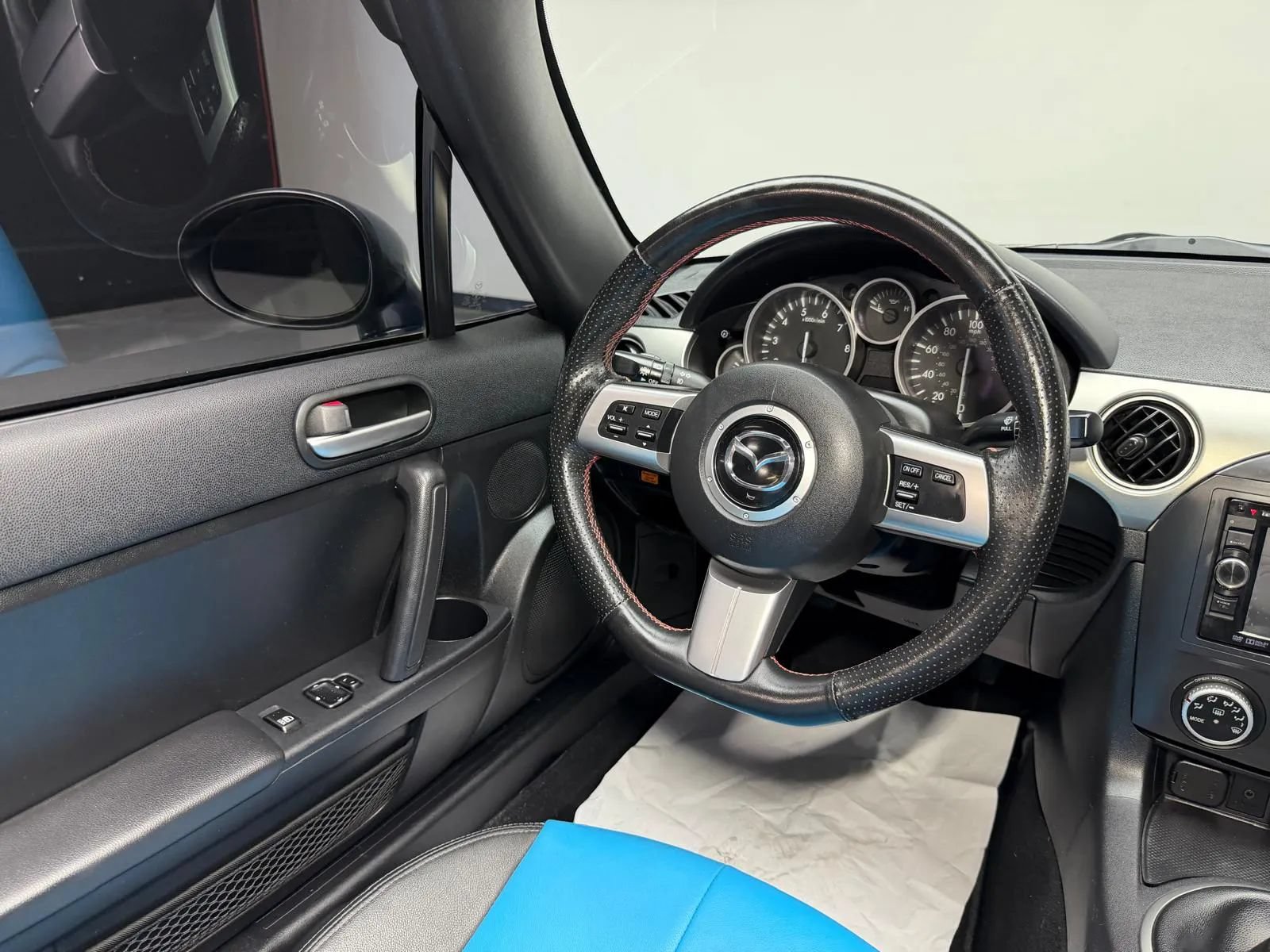 Used 2012 MAZDA MX-5 Miata Touring w/ Suspension Pkg RWD image 15