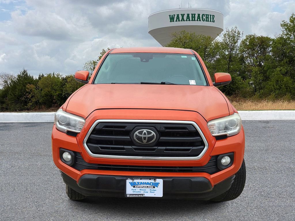 Used 2018 Toyota Tacoma SR5 AWD/4WD image 2