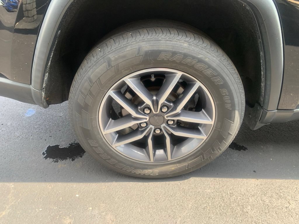 Used 2020 Jeep Grand Cherokee Limited w/ Luxury Group II RWD image 16