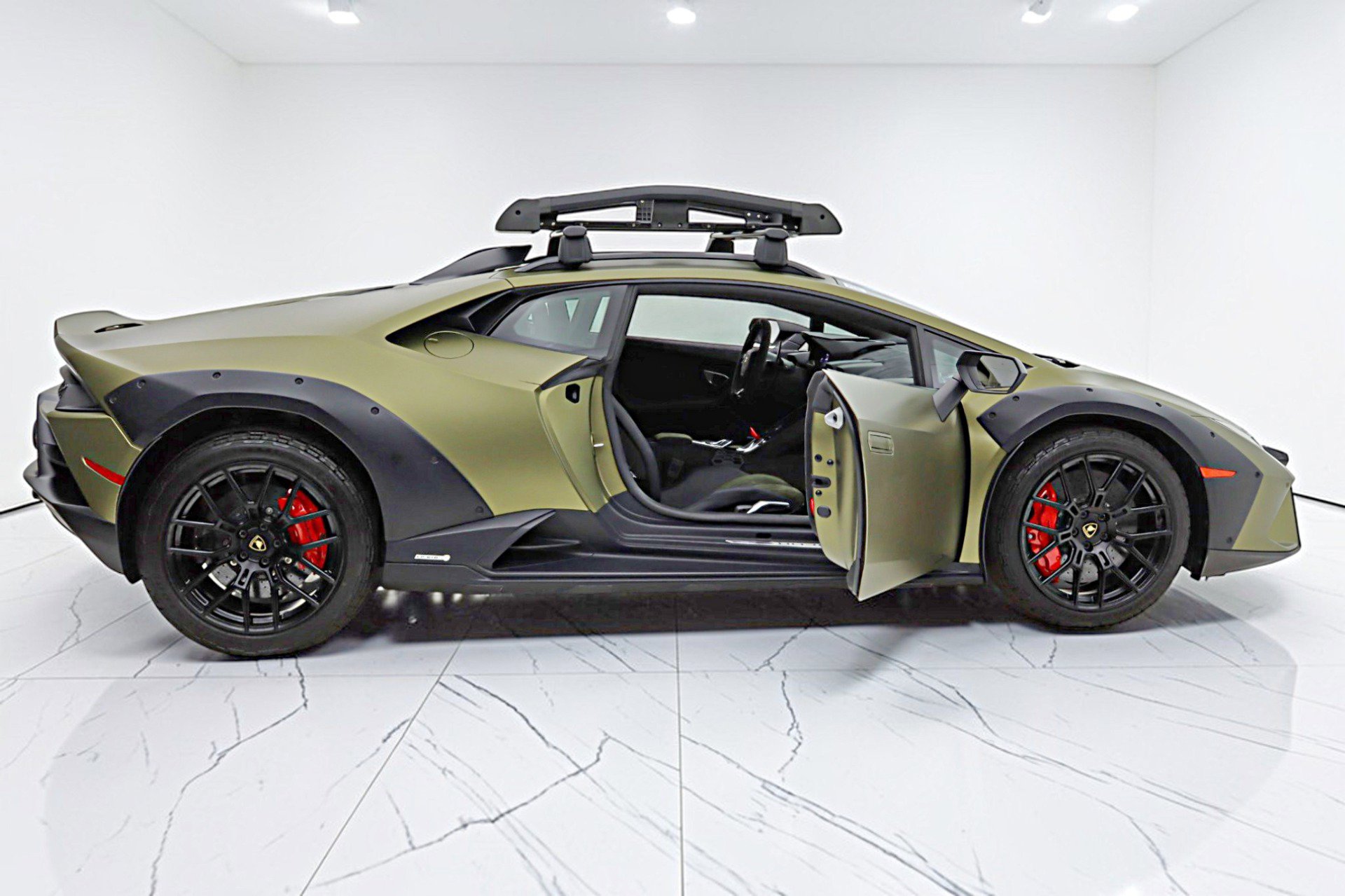 Used 2023 Lamborghini Huracan Sterrato image 12