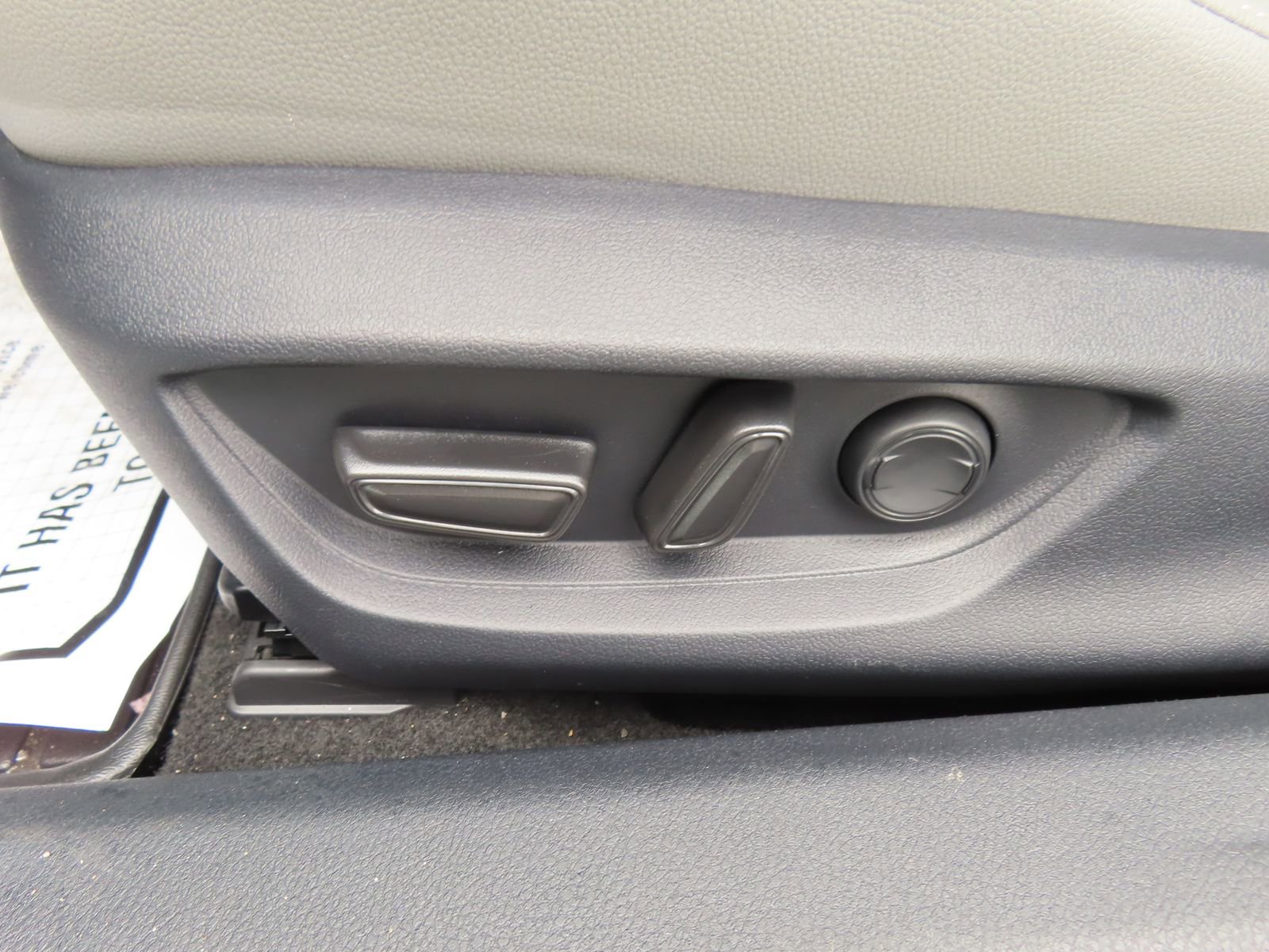 Used 2025 Toyota Camry SE w/ Multimedia Upgrade Package image 29