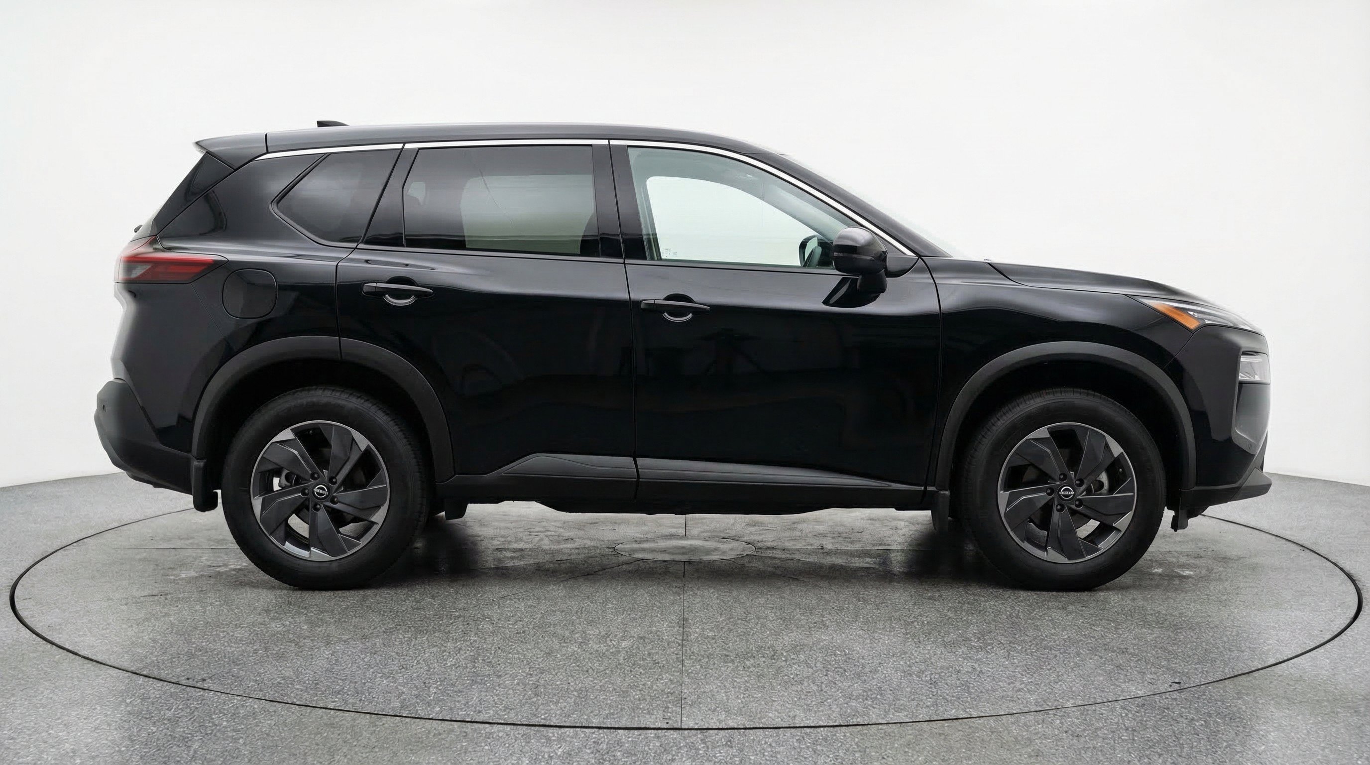 Used 2025 Nissan Rogue SV AWD/4WD image 11