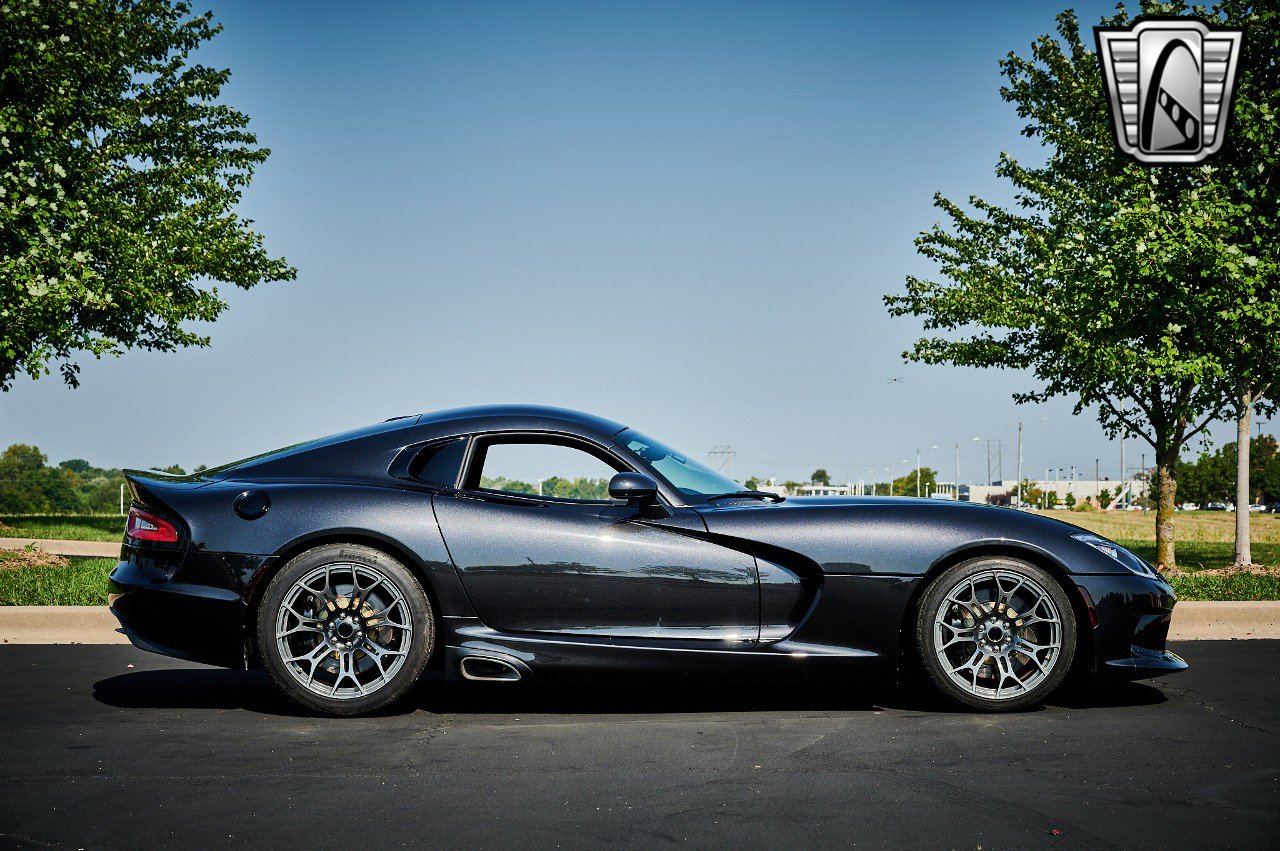 Used 2013 SRT Viper GTS w/ GTS Laguna Interior Pkg image 7
