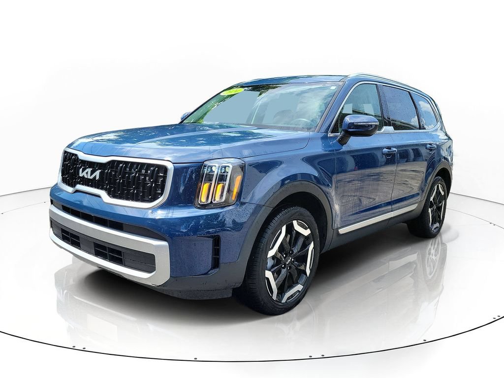 Certified 2024 Kia Telluride EX w/ EX Captain's Chair Package FWD image 7