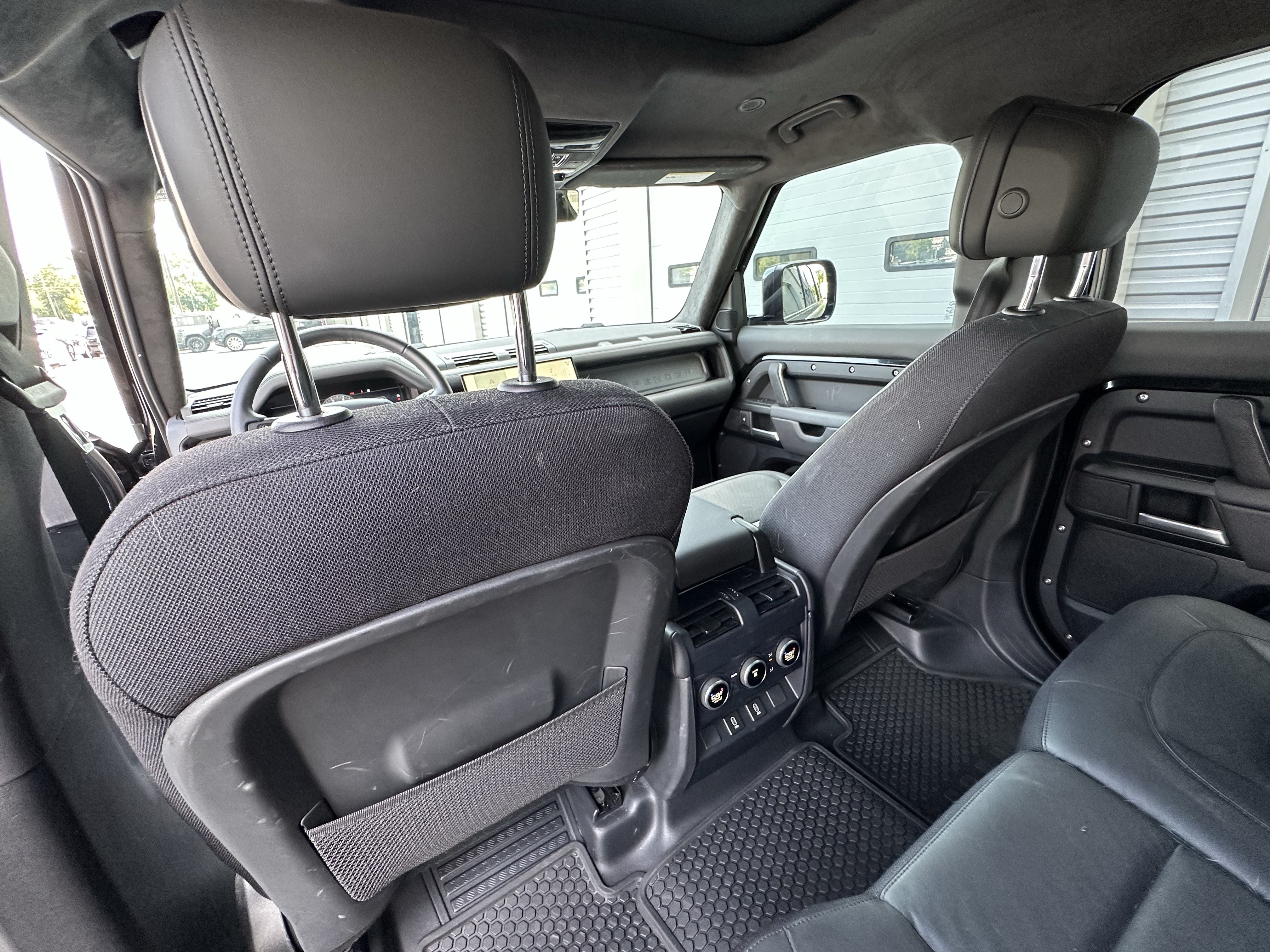 Used 2026 Land Rover Defender 110 V8 AWD/4WD image 29