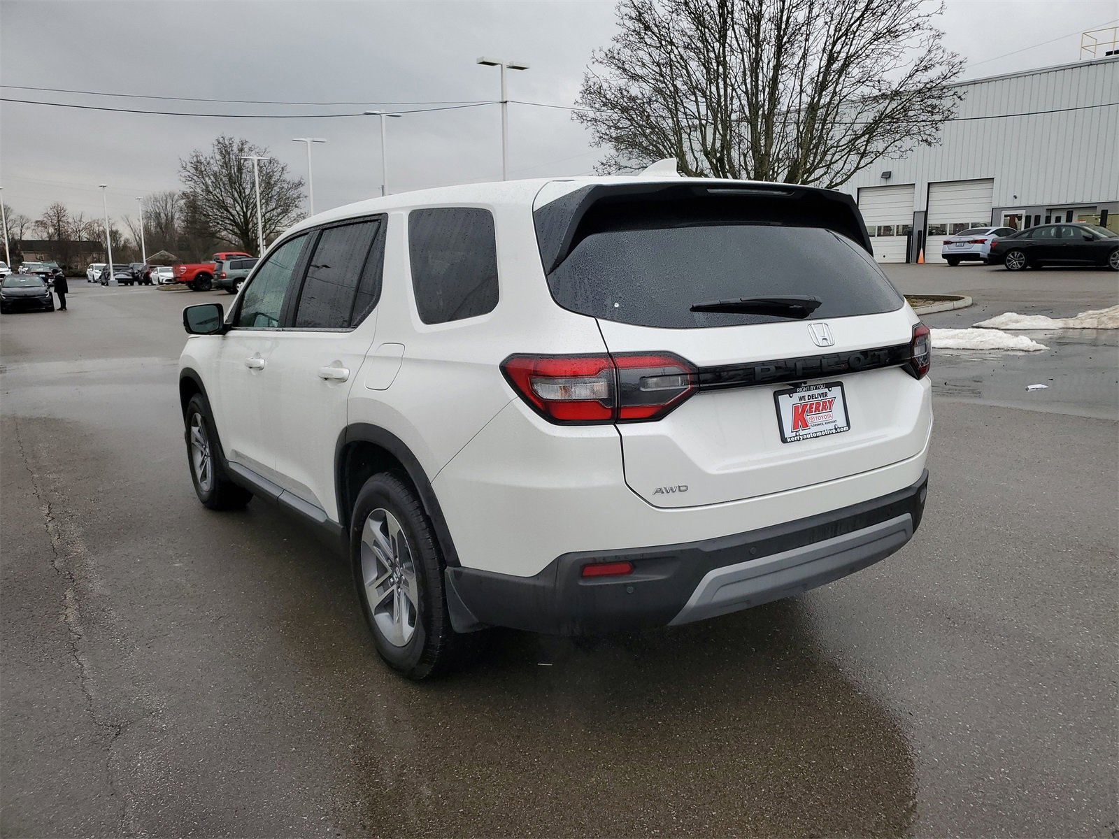 Used 2025 Honda Pilot EX-L image 3
