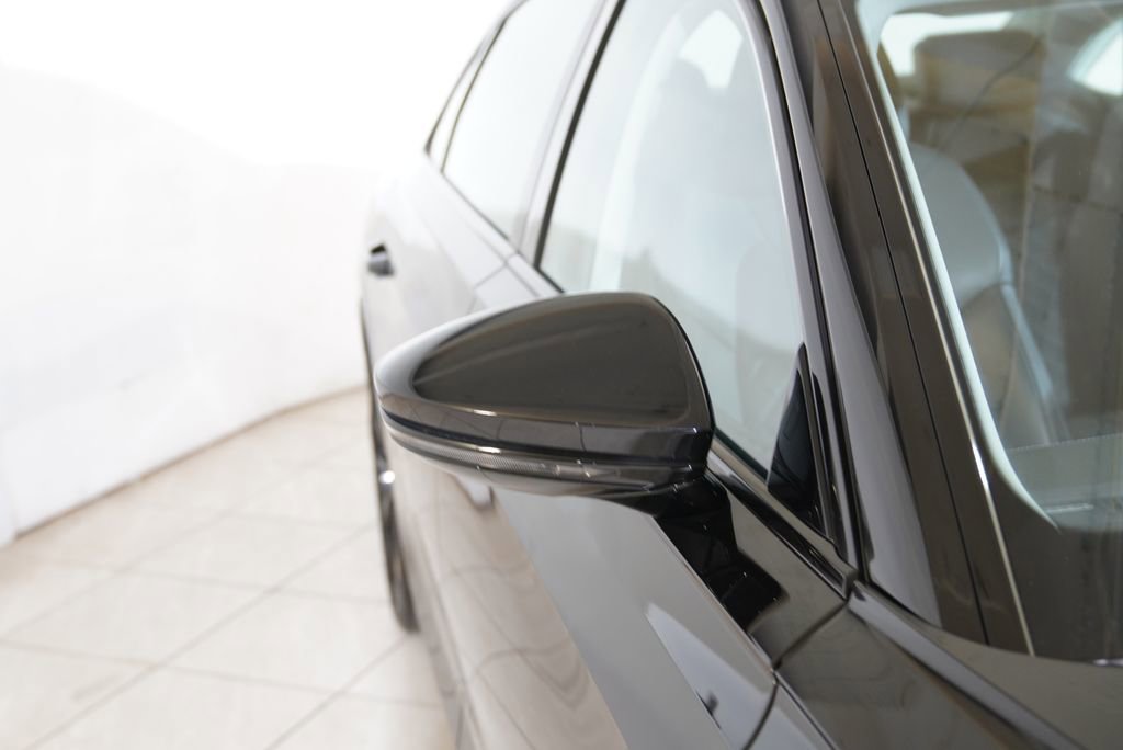 Used 2023 Audi S8 image 23