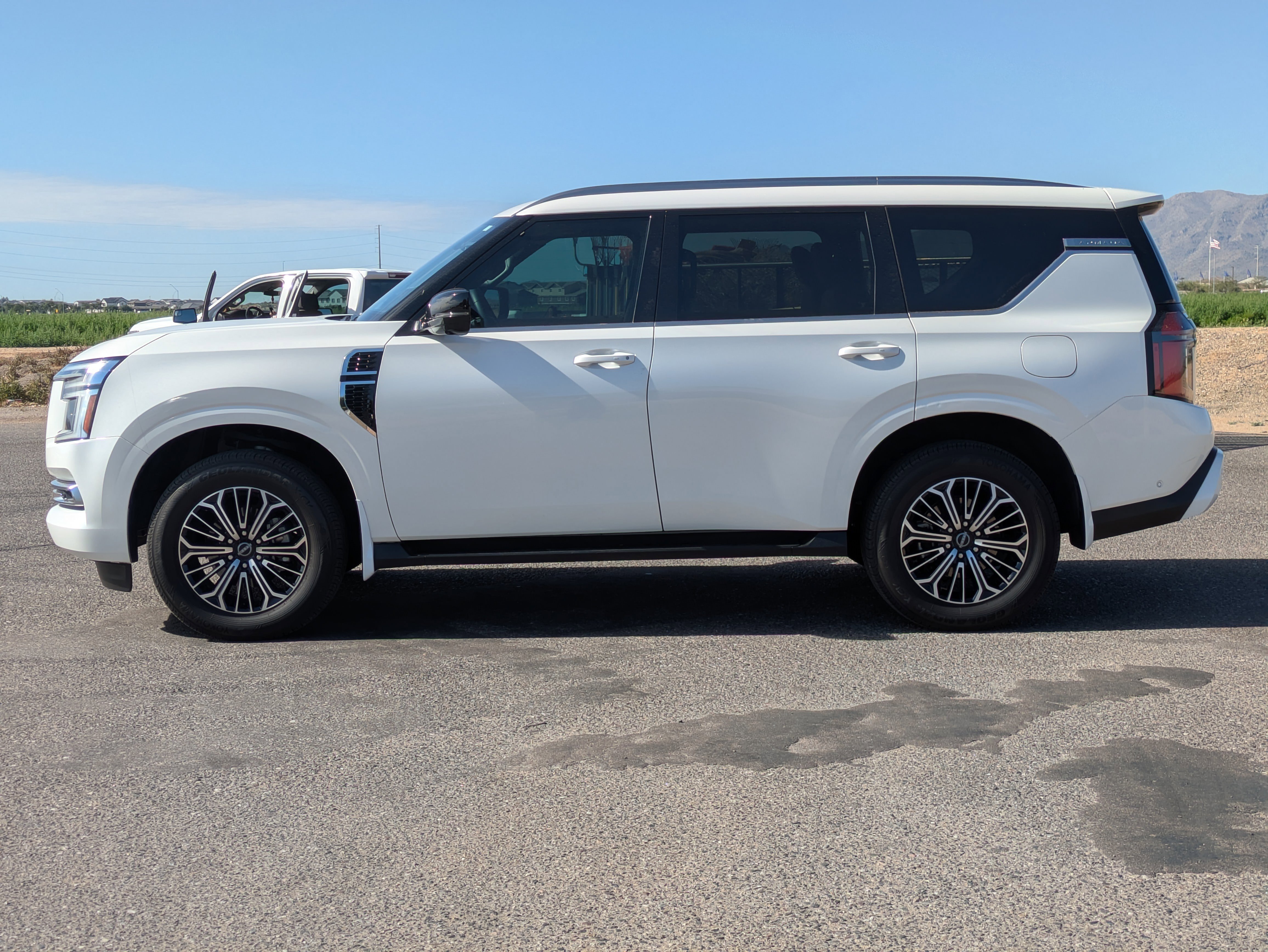 Used 2025 Nissan Armada SL w/ Captain's Chari Seat Package image 6