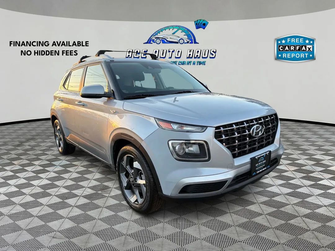 Used 2022 Hyundai Venue SEL image 1
