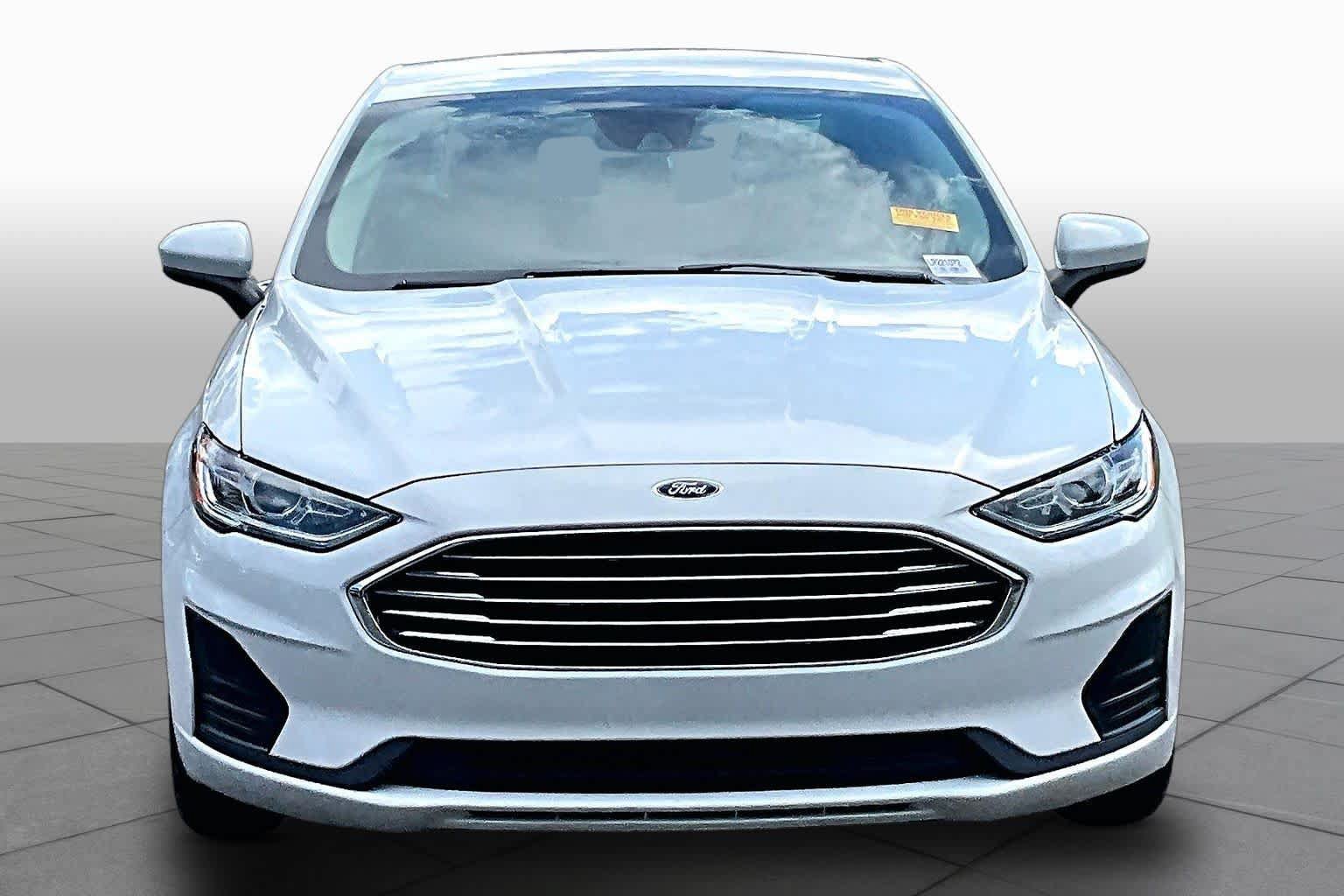 Used 2020 Ford Fusion SE FWD image 4