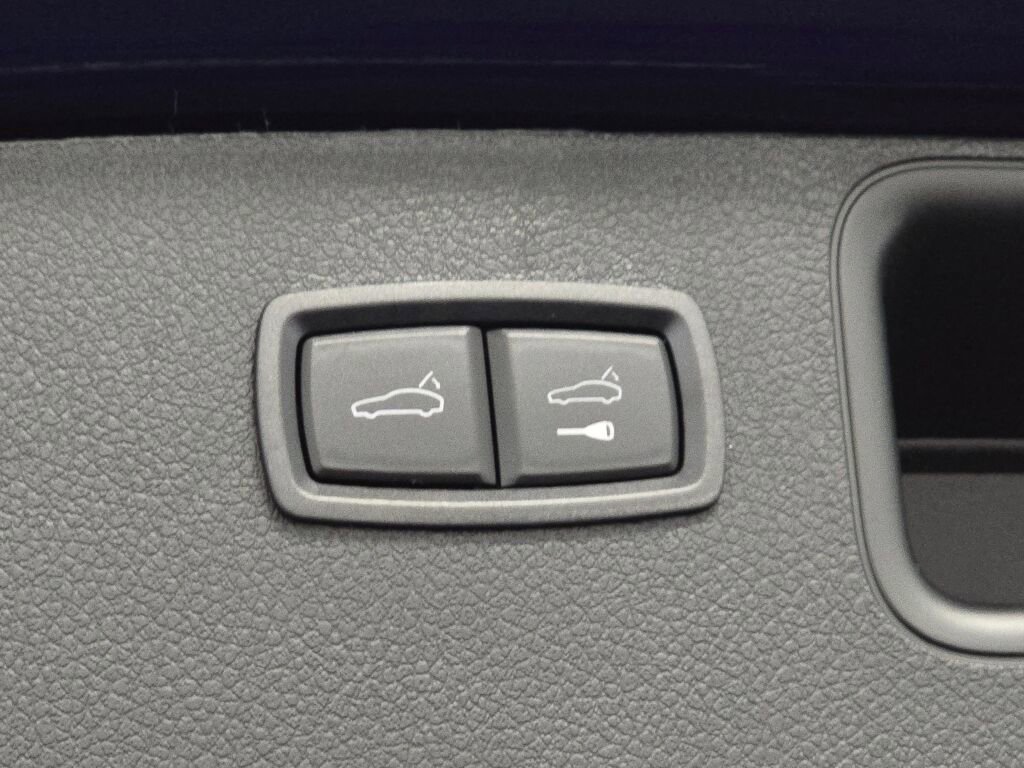 New 2026 Porsche Macan S image 22