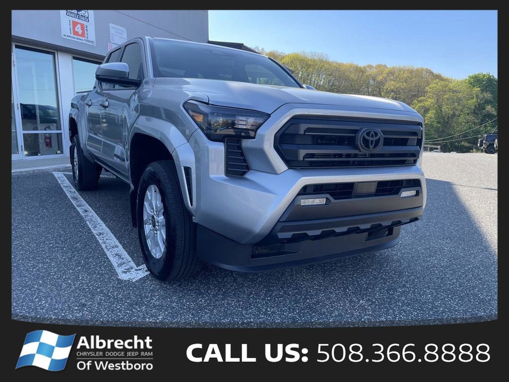 Used 2025 Toyota Tacoma SR5 AWD/4WD image 8