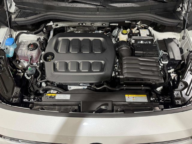 Used 2026 Volkswagen Tiguan SE R-Line AWD/4WD image 29