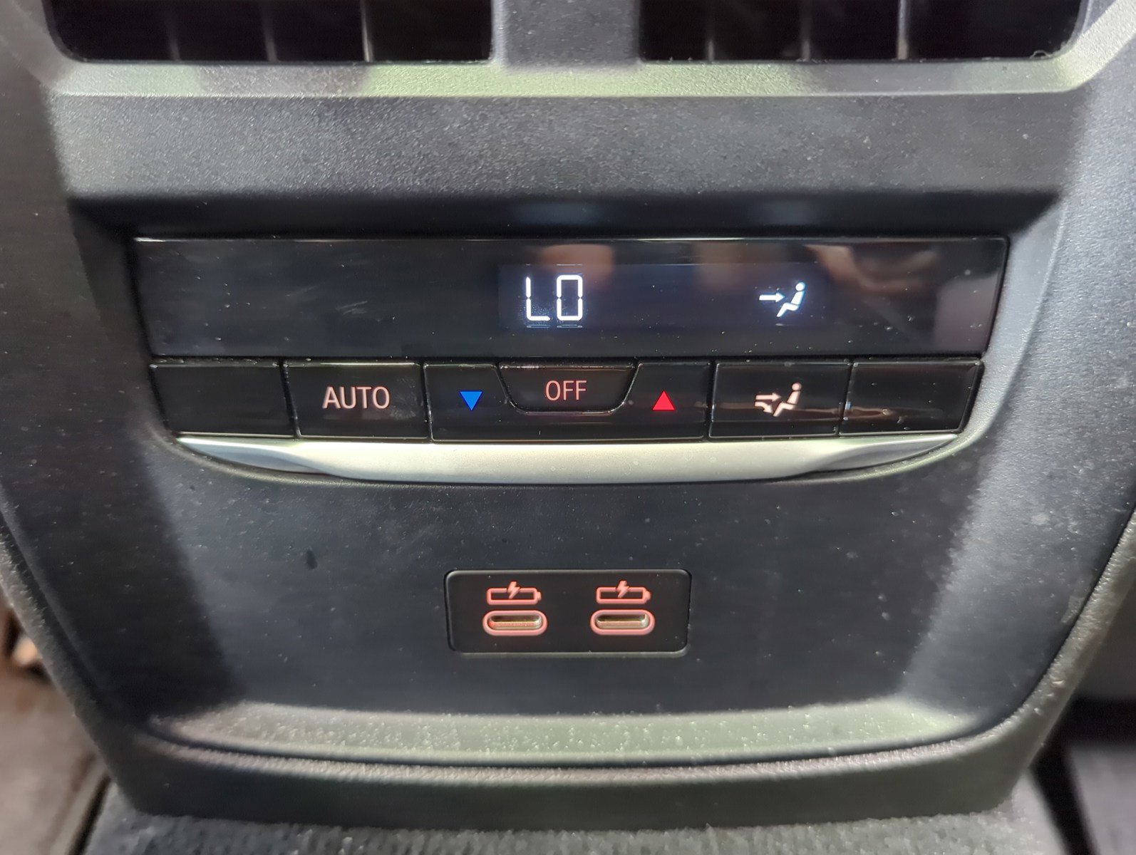 Used 2024 BMW 330e xDrive image 25