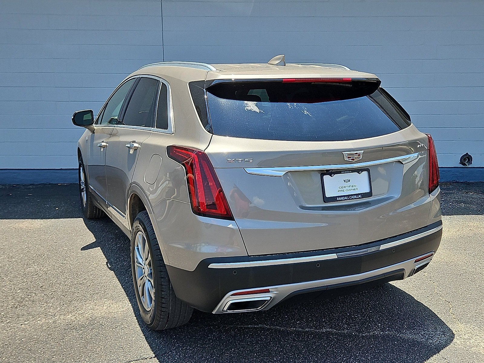 Certified 2023 Cadillac XT5 Premium Luxury w/ LPO, Floor Liner Package FWD image 3