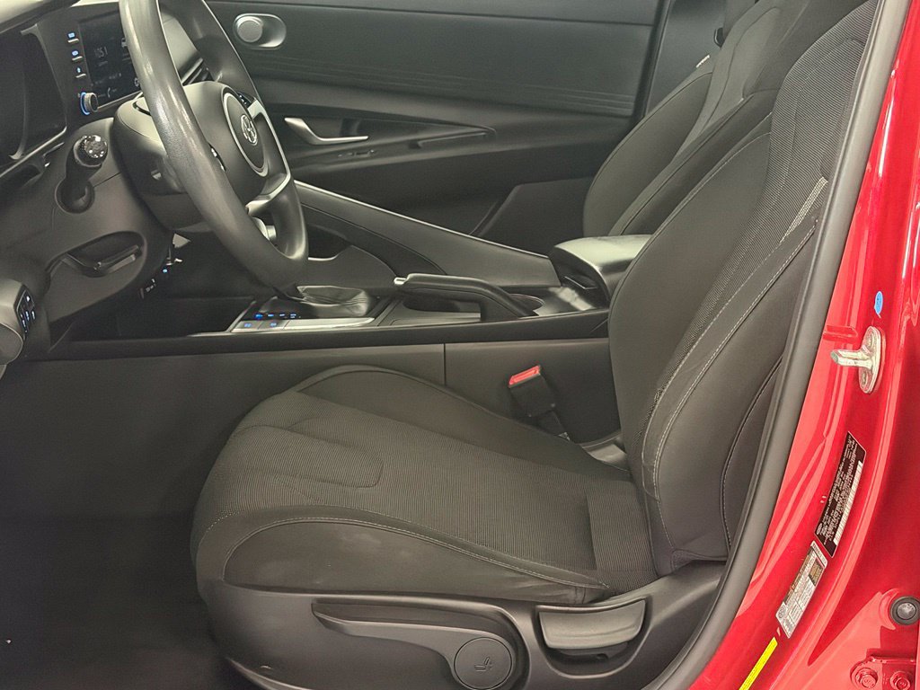 Certified 2021 Hyundai Elantra SE FWD image 12
