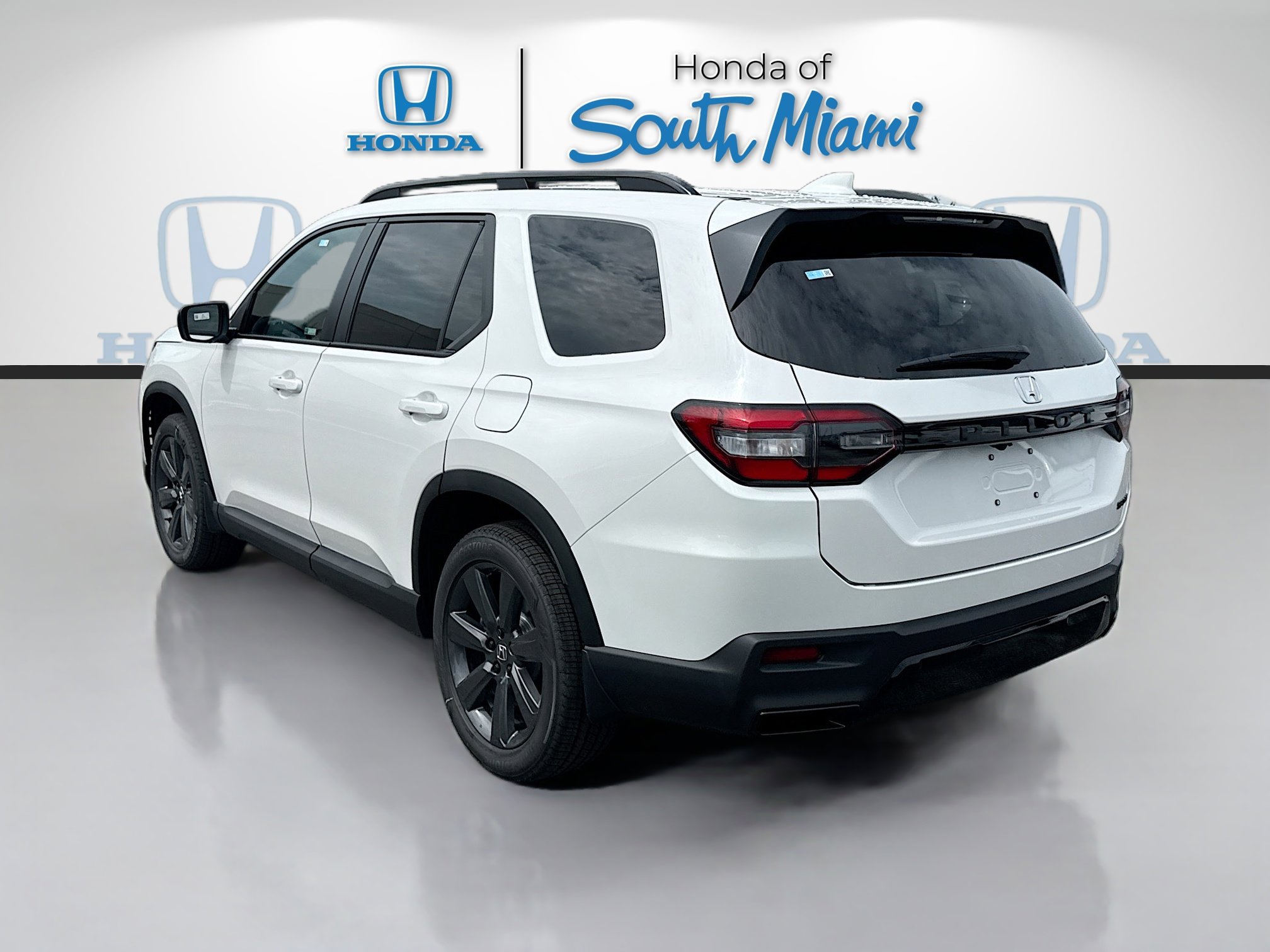 New 2026 Honda Pilot Sport image 5