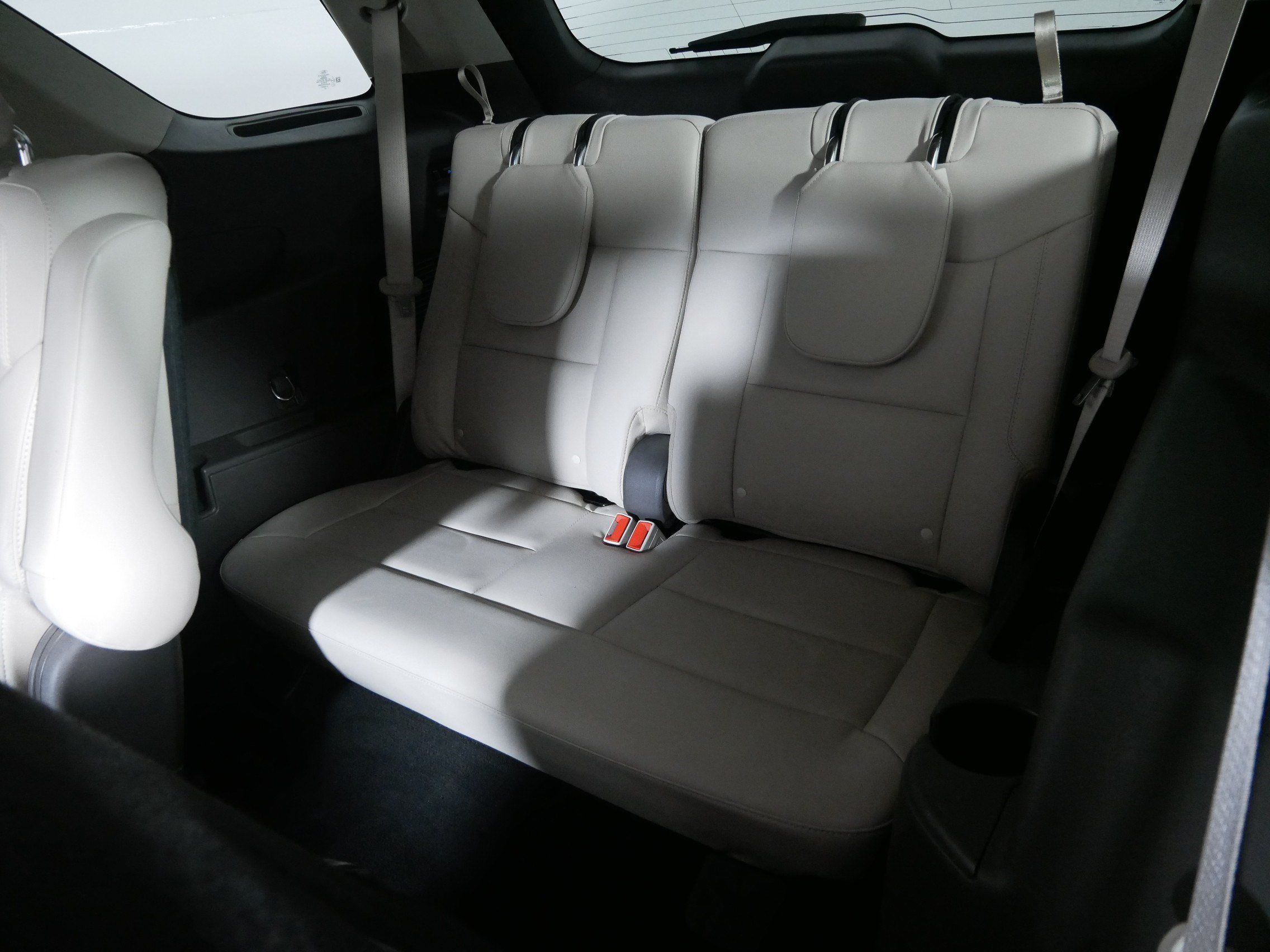 Used 2022 Ford Explorer Platinum w/ Premium Technology Package AWD/4WD image 33