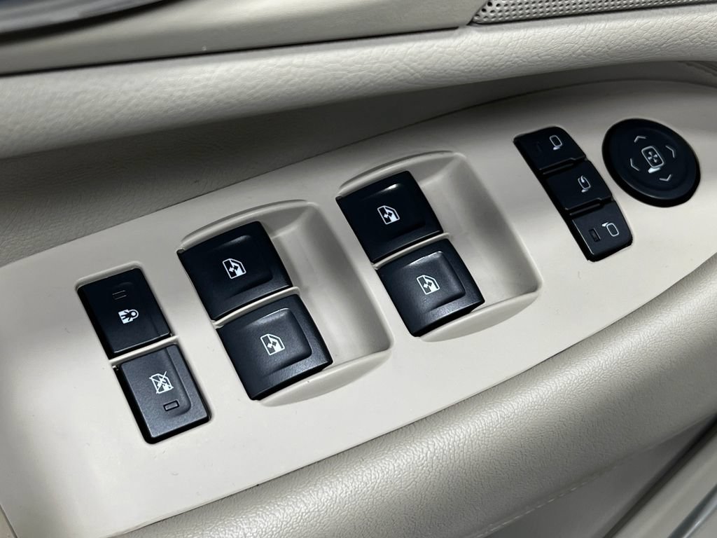 Used 2017 Cadillac Escalade Luxury AWD/4WD image 19