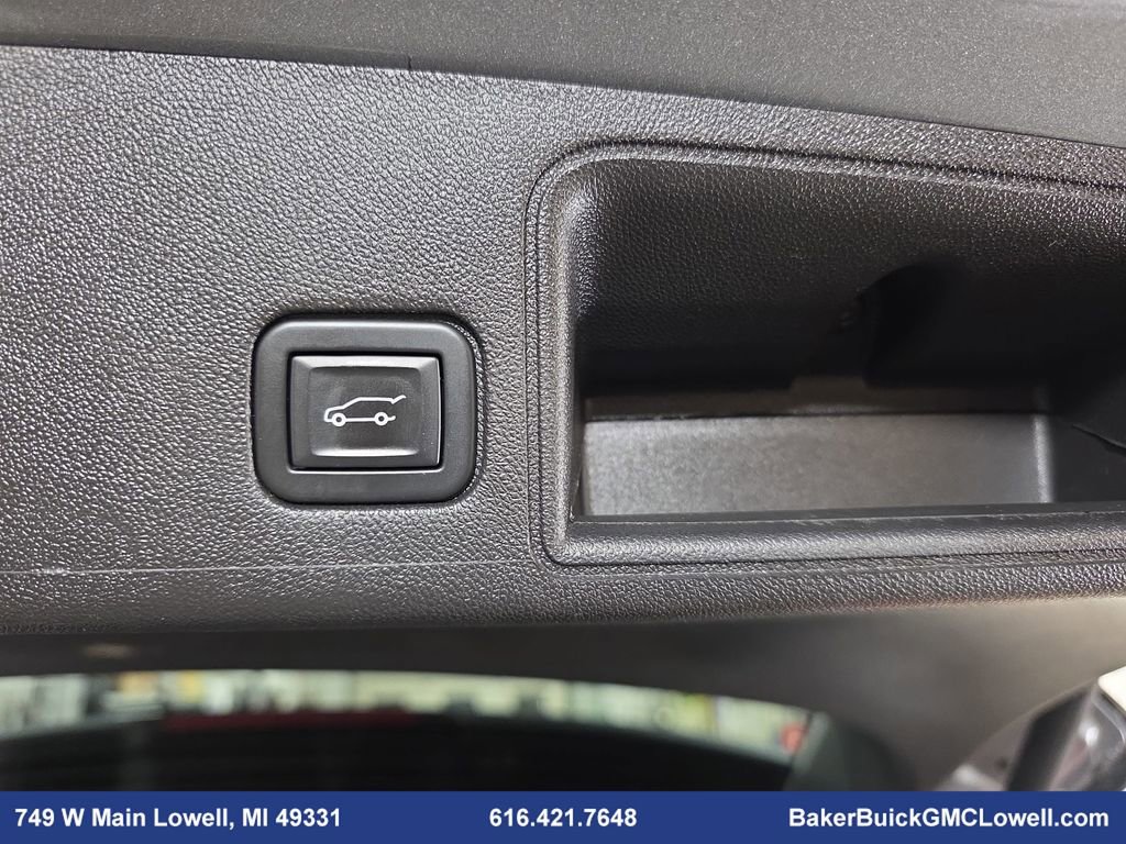 Used 2023 GMC Terrain Denali image 13